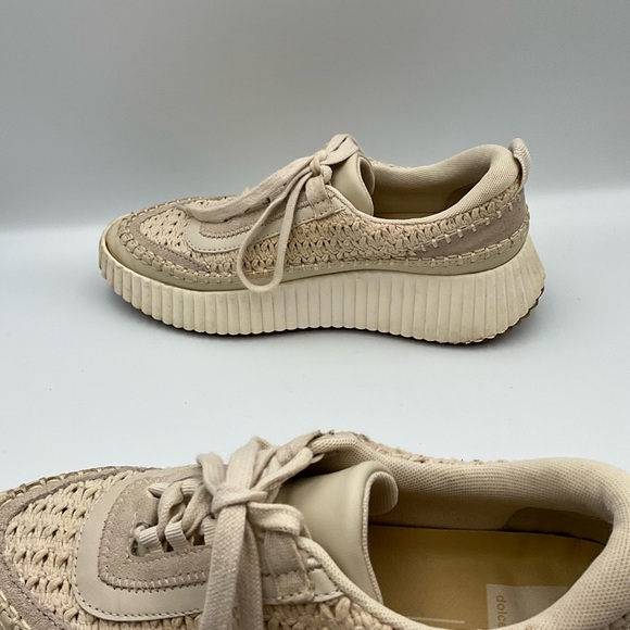 Dolce Vita Sneakers Size 7.5 Cream Textured Crocheted Style Sneakers - Picture 4 of 7